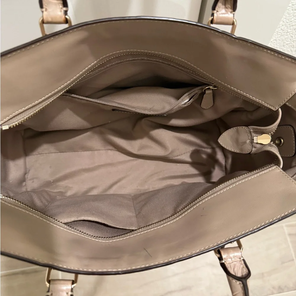 Coach Tan Croc-Embossed Women's Bag - Picture 4 of 9